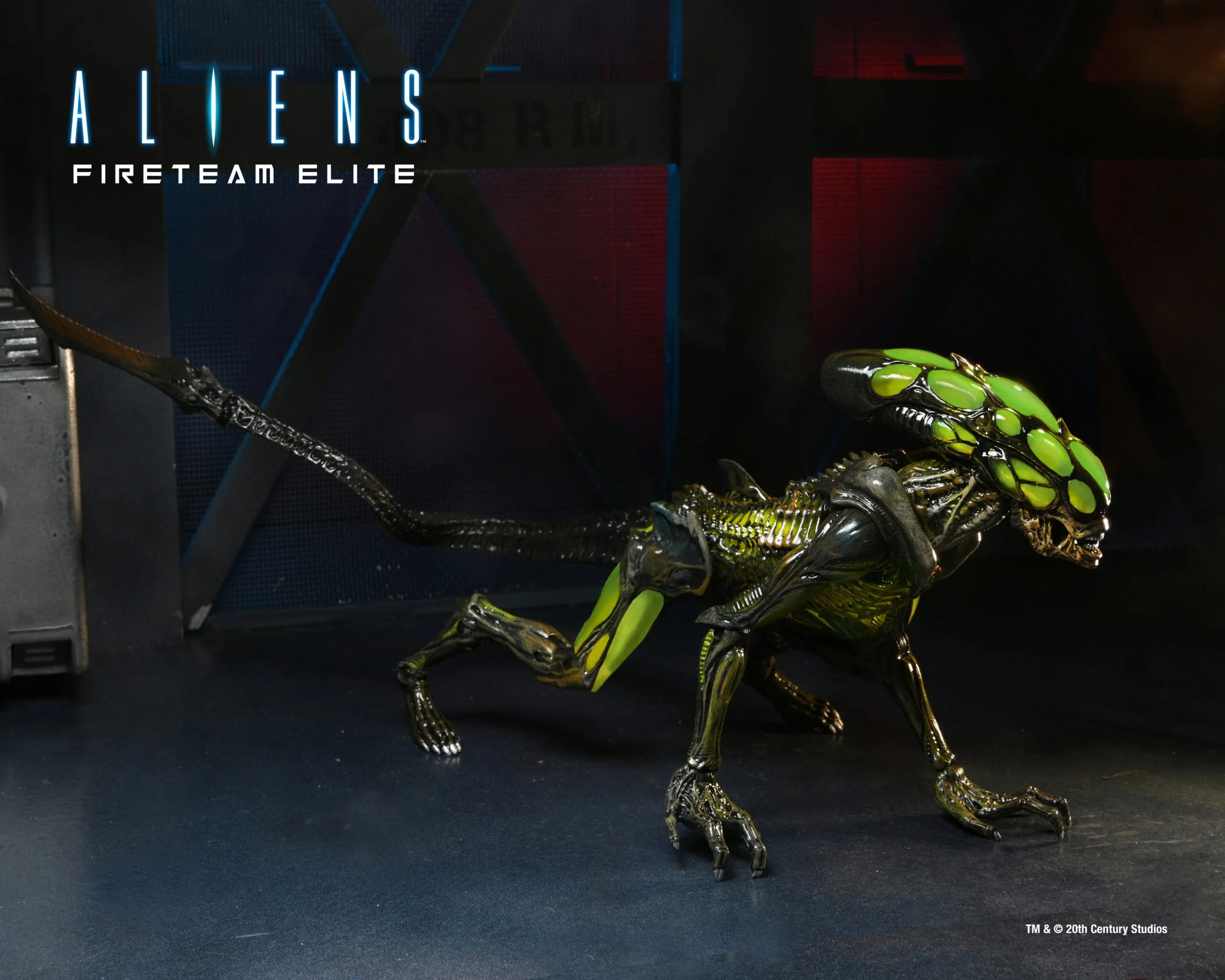 Aliens: Fireteam Elite Series 2 Burster & Spitter Alien 7″ Scale Action Figures - NECA