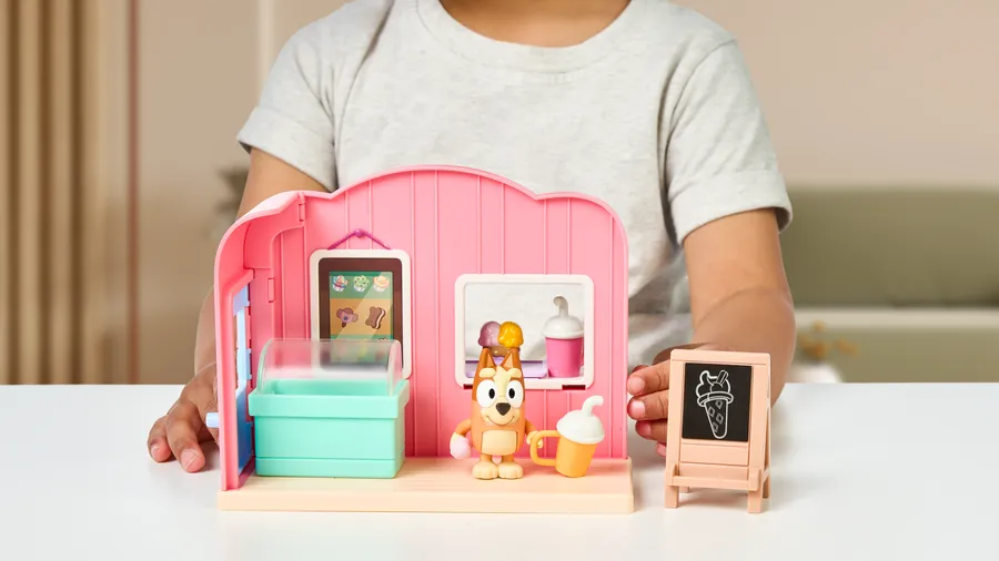 Bluey Series 10 Ice Cream Shop Mini Playset