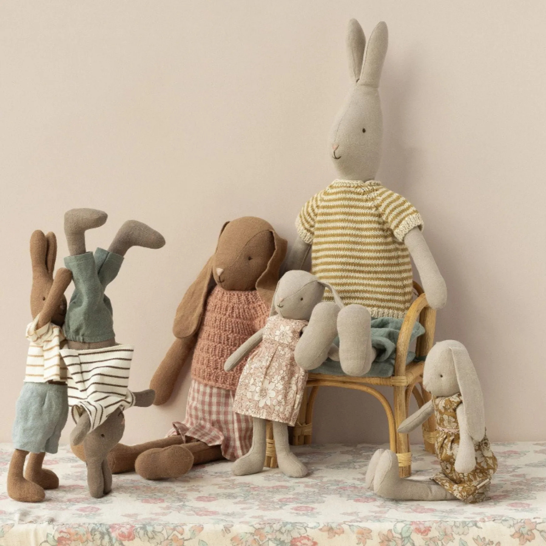 Bunny Size 2, Classic in Flower Dress
