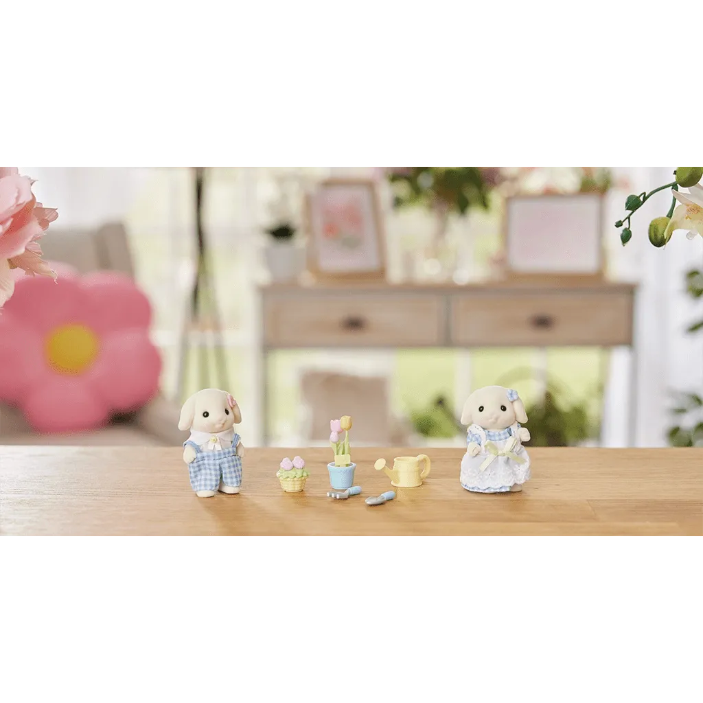 Calico Critters Blossom Gardening Set